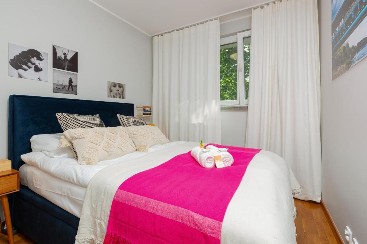 Central Apartment Solec Wilanowska By Noclegi Renters Варшава Екстериор снимка